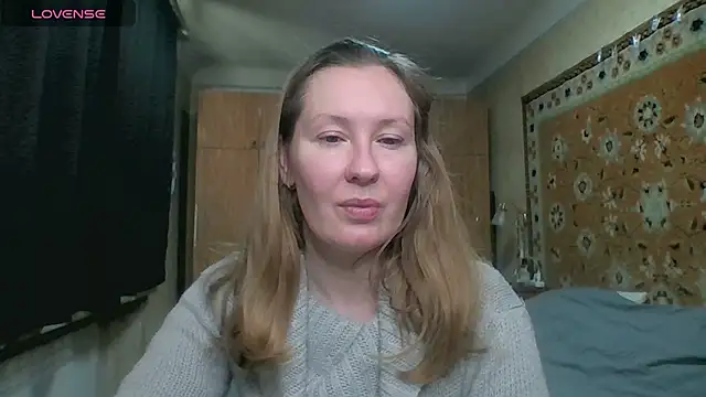 AnnaXLovers online show from 12-16-25, 11:47