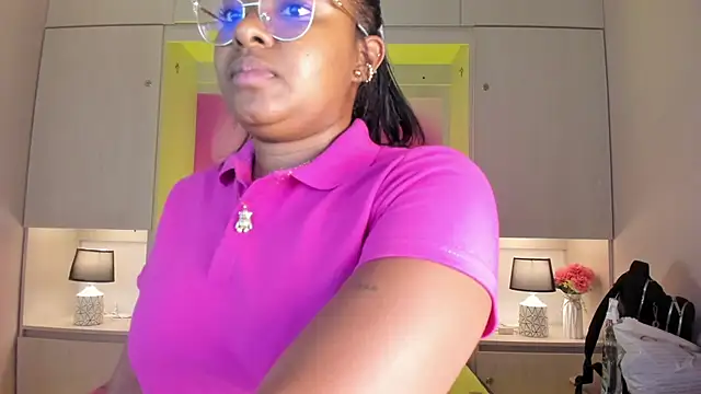 Snapshot of tamaraa_smiith chatting on 02-11-26, 07:36 tamaraa smiith online show from 02-11-26, 07:36