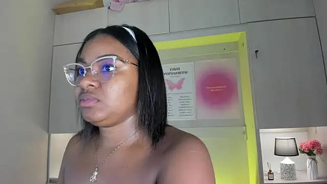 Snapshot of tamaraa_smiith chatting on 02-05-26, 07:32 tamaraa smiith online show from 02-05-26, 07:32