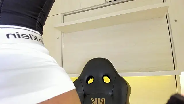 tamaraa smiith online show from 10-24-25, 07:46