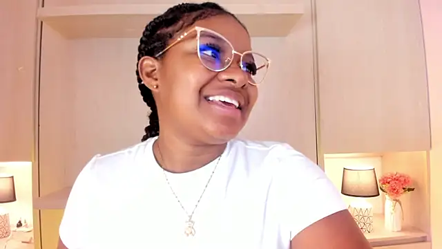 tamaraa smiith online show from 11-01-25, 07:41