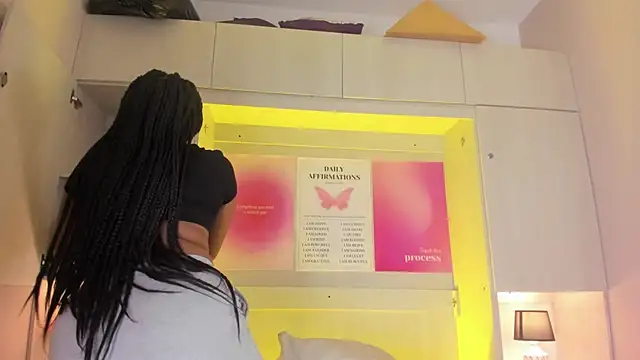 tamaraa smiith online show from 03-15-26, 12:12