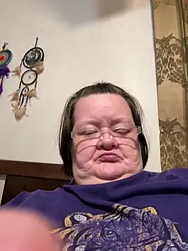 Snapshot of Bayou_Woman68 chatting on 05-11-26, 04:59 Bayou Woman68 online show from 05-11-26, 04:59