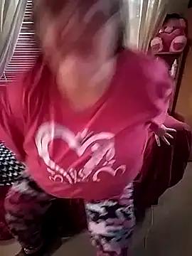 Snapshot of Bayou_Woman68 chatting on 04-11-26, 06:00 Bayou Woman68 online show from 04-11-26, 06:00