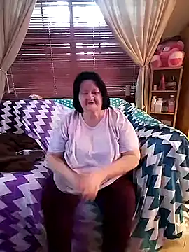 Bayou Woman68 online show from 07-07-26, 11:52