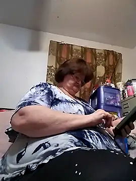 Snapshot of Bayou_Woman68 chatting on 04-08-26, 02:40 Bayou Woman68 online show from 04-08-26, 02:40