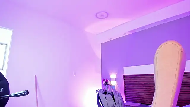 Adelehottman online show from 04-02-26, 01:07