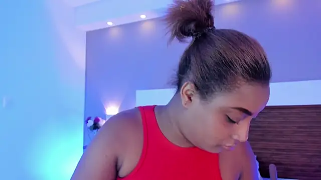 Adelehottman online show from 04-14-26, 01:05