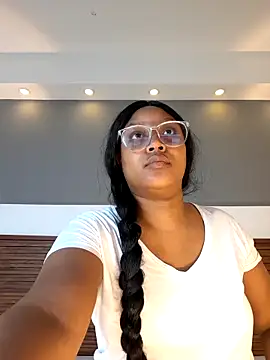Adelehottman online show from 09-30-25, 12:44