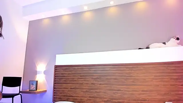 Adelehottman online show from 02-27-26, 12:27