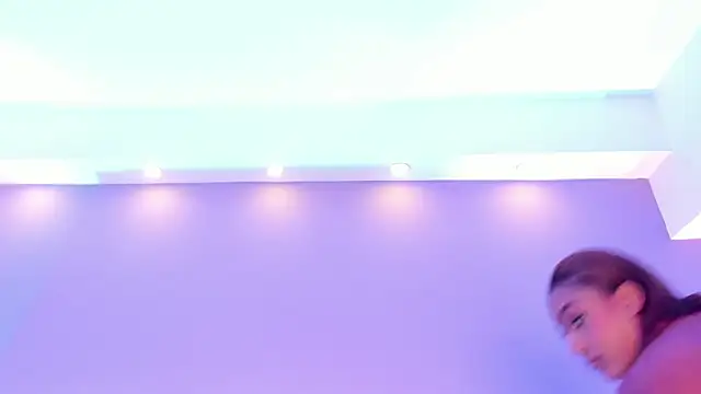 Adelehottman online show from 03-29-26, 04:08