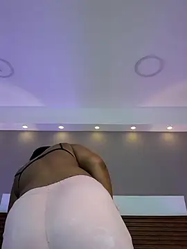 Adelehottman online show from 02-05-26, 12:23