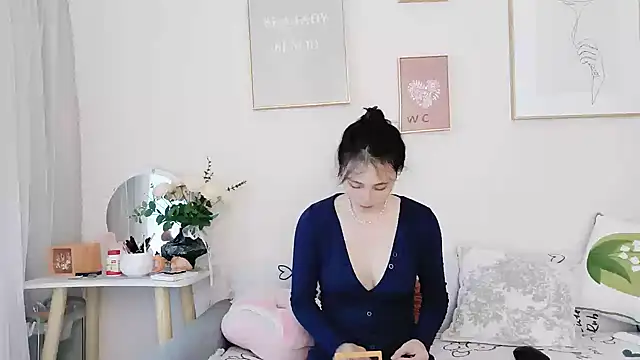 cathy00 online show from 10-19-25, 01:08