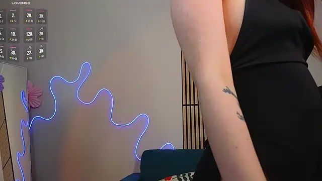 Aisha Riley online show from 04-19-26, 03:35