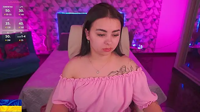 Snapshot of SusieWood chatting on 05-19-26, 07:54 SusieWood online show from 05-19-26, 07:54