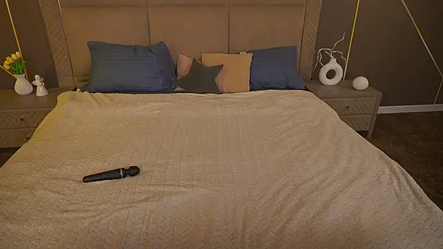 SusieWood online show from 09-28-25, 07:54