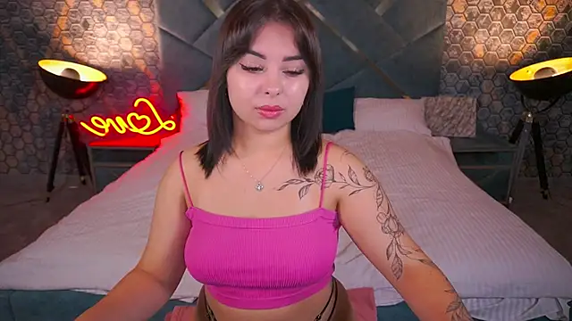 SusieWood online show from 11-22-25, 08:51