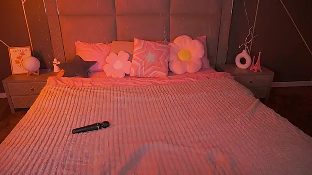 SusieWood online show from 02-02-26, 09:14