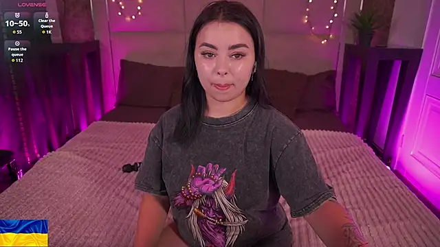 SusieWood online show from 06-22-26, 08:06