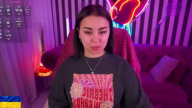 Snapshot of SusieWood chatting on 05-17-26, 07:58 SusieWood online show from 05-17-26, 07:58