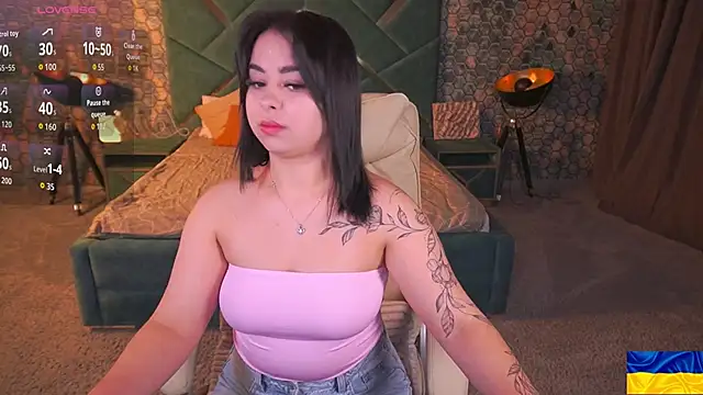 SusieWood online show from 03-12-26, 09:08