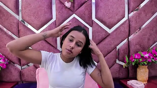 Snapshot of milly_print chatting on 03-10-25, 03:01 milly print online show from 03-10-25, 03:01