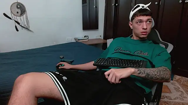 aaron blug online show from 01-19-26, 04:33