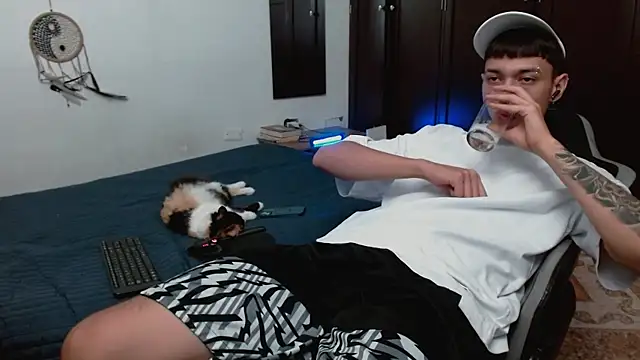 aaron blug online show from 12-20-25, 12:13