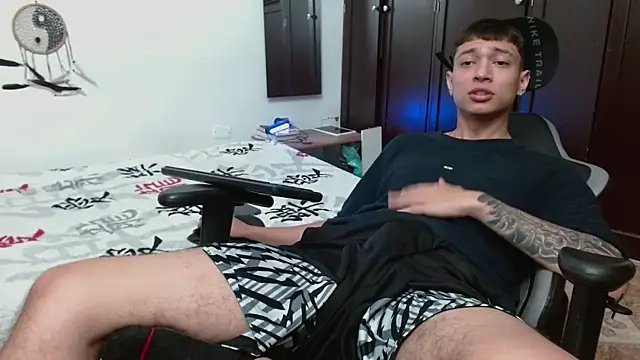 aaron blug online show from 11-12-25, 04:55