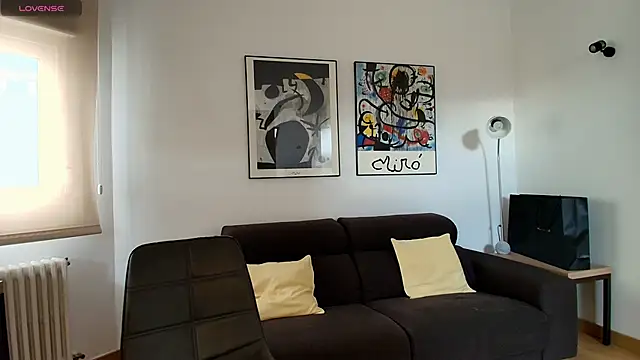 Arya 33 online show from 10-28-25, 09:52