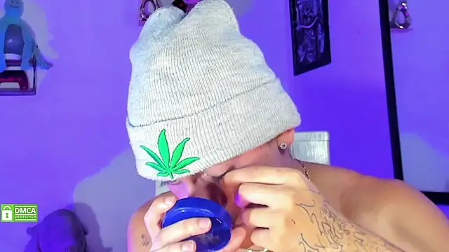 Snapshot of visaelX chatting on 03-22-25, 04:37 visaelX online show from 03-22-25, 04:37