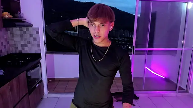 Snapshot of visaelX chatting on 09-28-25, 10:50 visaelX online show from 09-28-25, 10:50