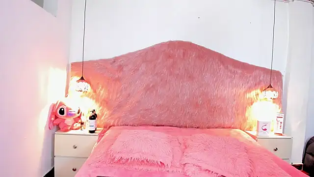 Snapshot of Derek_and_Skarlet chatting on 02-09-26, 03:32 Derek and Skarlet online show from 02-09-26, 03:32