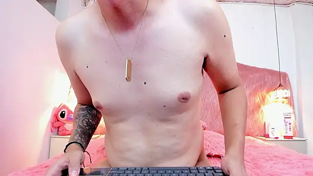 Snapshot of Derek_and_Skarlet chatting on 02-18-26, 09:55 Derek and Skarlet online show from 02-18-26, 09:55