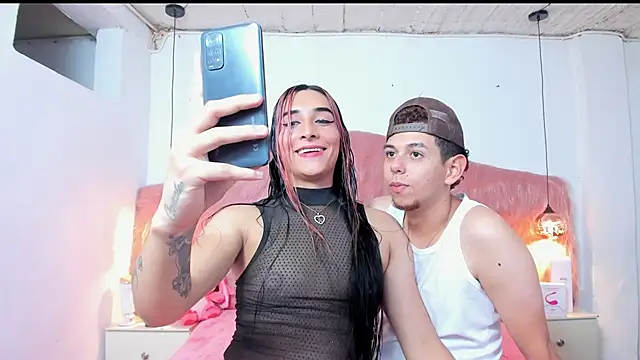 Snapshot of Derek_and_Skarlet chatting on 11-05-25, 07:50 Derek and Skarlet online show from 11-05-25, 07:50