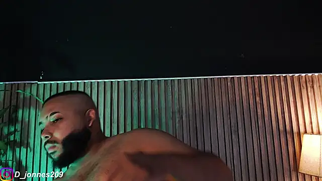 Snapshot of DilanJonnes_ chatting on 09-21-25, 11:21 DilanJonnes online show from 09-21-25, 11:21