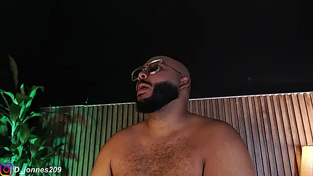 Snapshot of DilanJonnes_ chatting on 10-03-25, 11:06 DilanJonnes online show from 10-03-25, 11:06