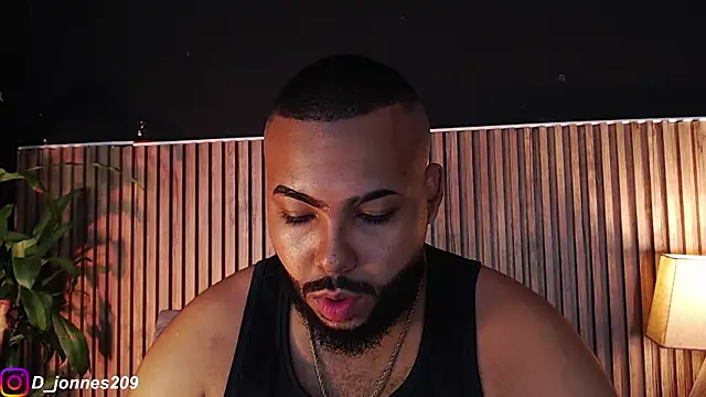 Snapshot of DilanJonnes_ chatting on 09-13-25, 10:43 DilanJonnes online show from 09-13-25, 10:43