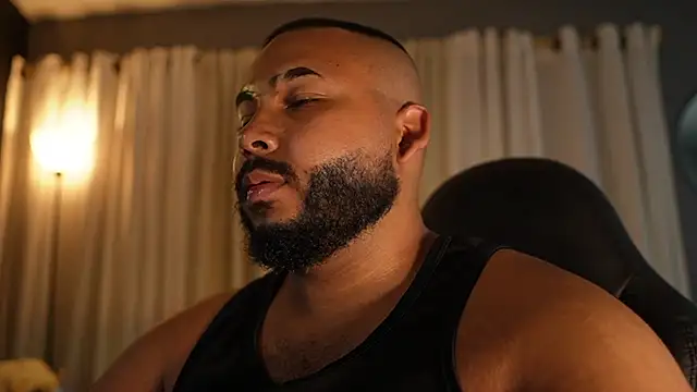 Snapshot of DilanJonnes_ chatting on 09-22-25, 11:22 DilanJonnes online show from 09-22-25, 11:22