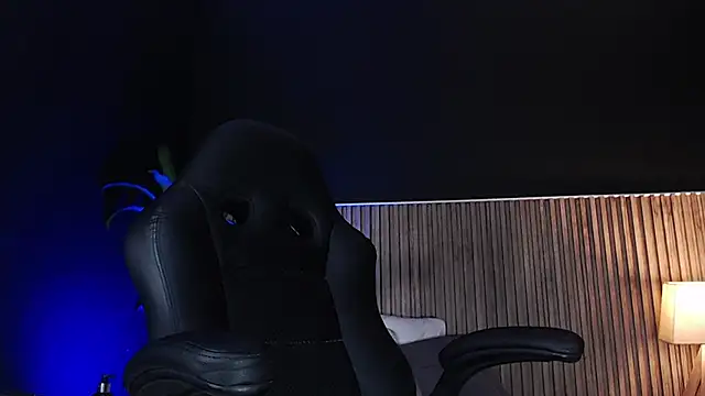 Snapshot of DilanJonnes_ chatting on 02-04-25, 10:02 DilanJonnes online show from 02-04-25, 10:02