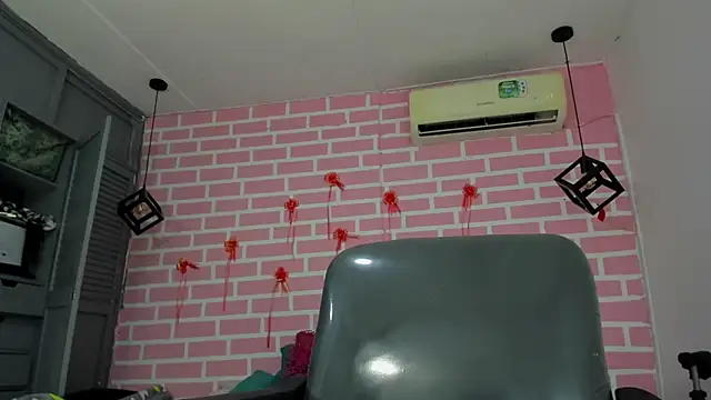 emy 0 online show from 02-26-25, 08:25