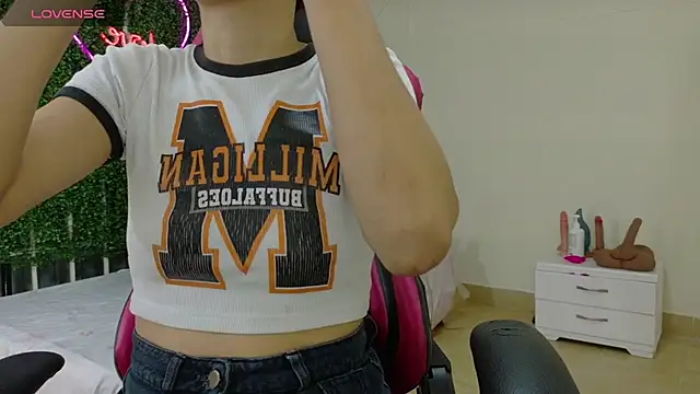 emy 0 online show from 03-22-26, 01:56