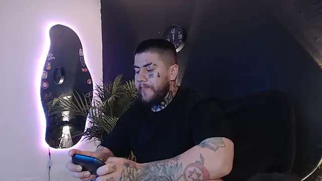 Ash gusbig online show from 03-18-25, 02:08