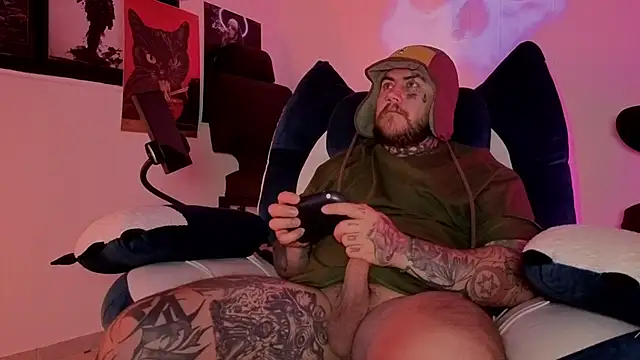 Ash gusbig online show from 10-31-25, 03:36