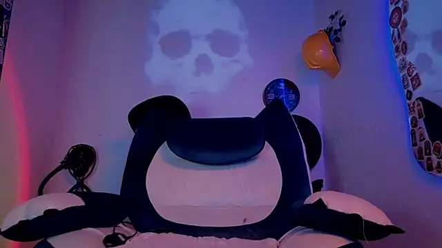 Ash gusbig online show from 09-15-25, 03:51