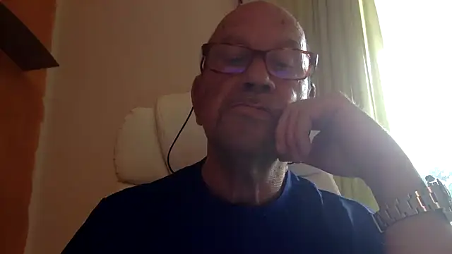 Snapshot of Bobby5169 chatting on 06-22-26, 03:09 Bobby5169 online show from 06-22-26, 03:09