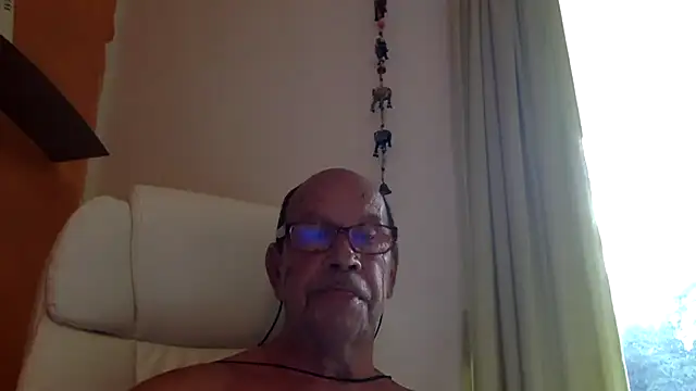 Snapshot of Bobby5169 chatting on 08-06-26, 02:34 Bobby5169 online show from 08-06-26, 02:34