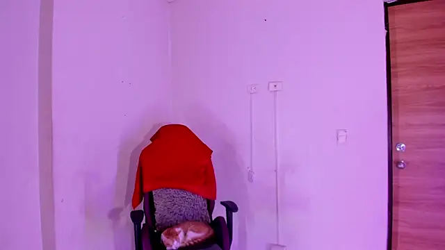 carolinemiller7 online show from 10-19-25, 06:16