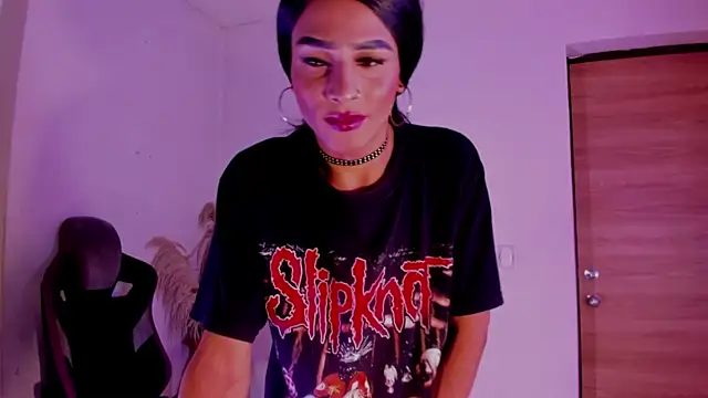 carolinemiller7 online show from 12-02-25, 08:38