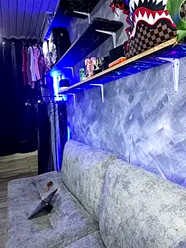 Lian Lee online show from 04-04-26, 01:23